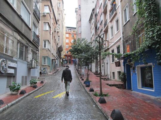 Walking past Murats Studio after some rain during Lockdown in Istanbul